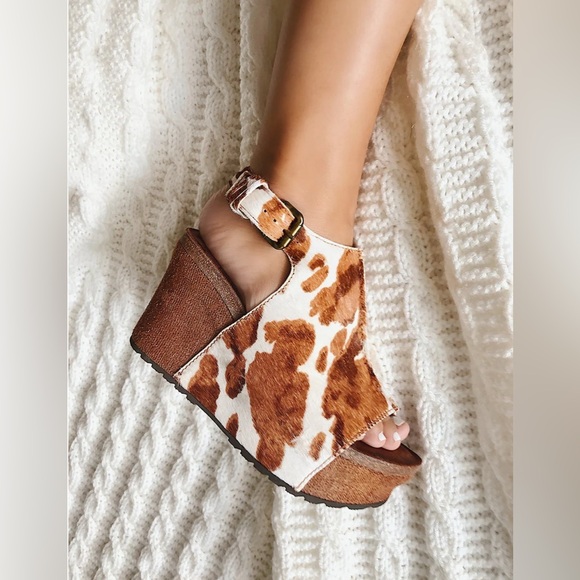 OTBT Shoes - OTBT Jaunt Slingback Wedge Sandals Cow Print Calf Hair White & Brown sz-8‎